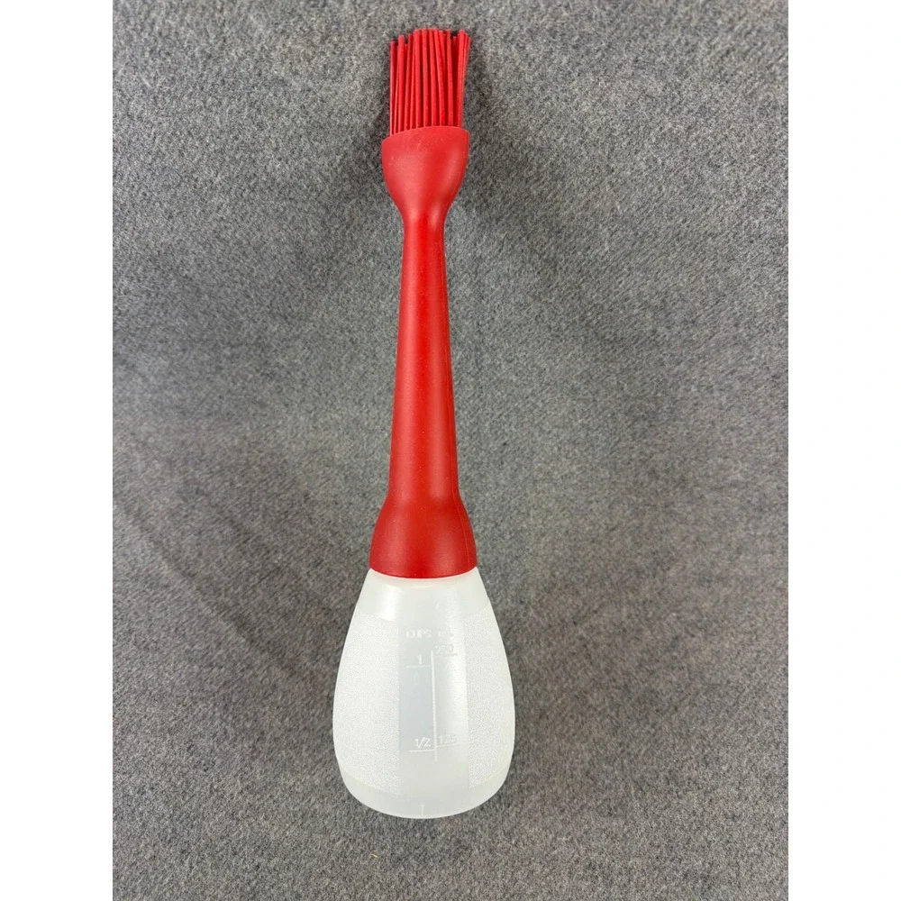 Pampered Chef Basting Bottle Red White Silicone Brush 2704 BBQ Kitchen‎ Tool